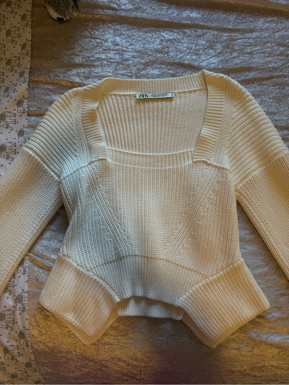 Zara Cream Ribbed V-Neck Knit Sweater